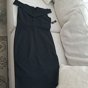 Knee length dress off-the-shoulder the shoulder